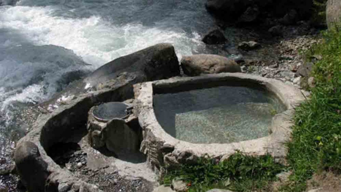 gallery-beside-aksuu-01